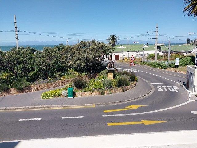 To Let 2 Bedroom Property for Rent in Fish Hoek Western Cape